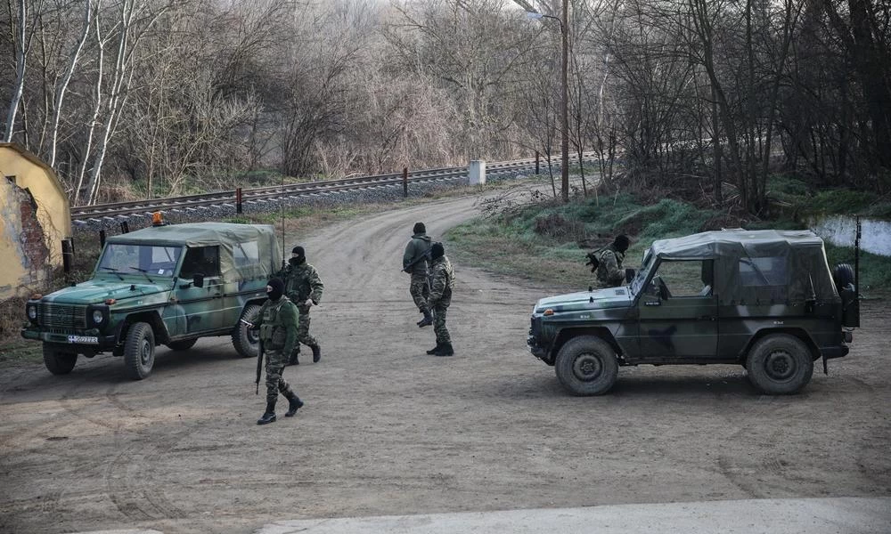 Bίντεο: Οι ΕΔ ''μπλόκαραν'' την εισβολή μεταναστών - Προειδοποιητικά πυρά στα σύνορα